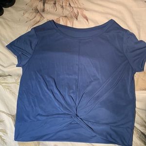 Zyia activewear medium twist crop tee blue